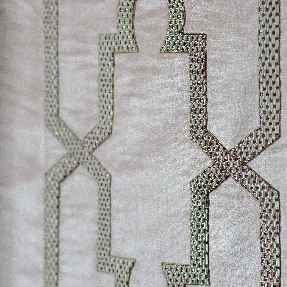 Aida embroidery on Capri silk velvet - Blush