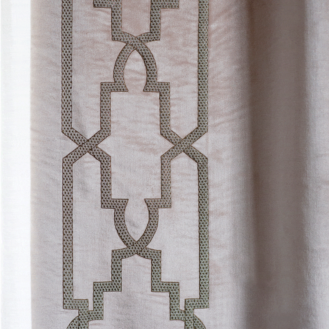 Aida embroidery on Capri silk velvet - Blush