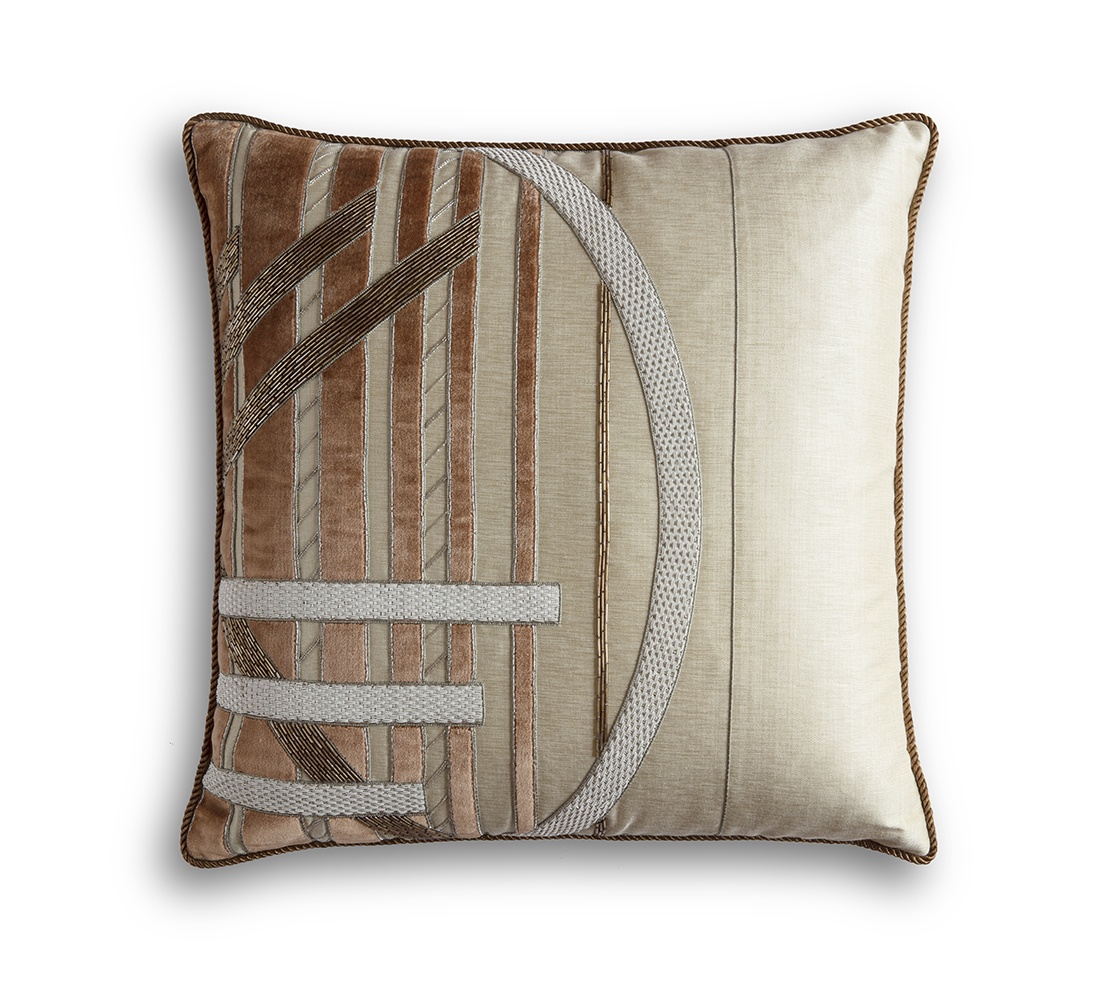 Audrey Cushion in Lagan silk - Light gold Audrey Cushion in Lagan silk - Light gold