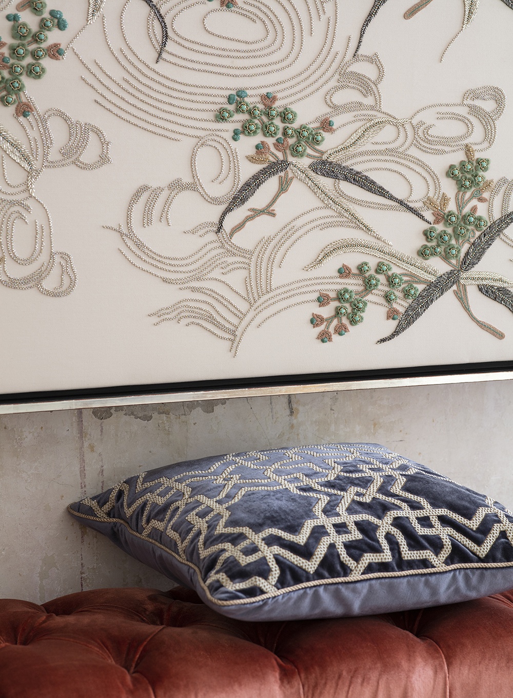 Habibi cushion in Capri silk velvet - Charcoal
