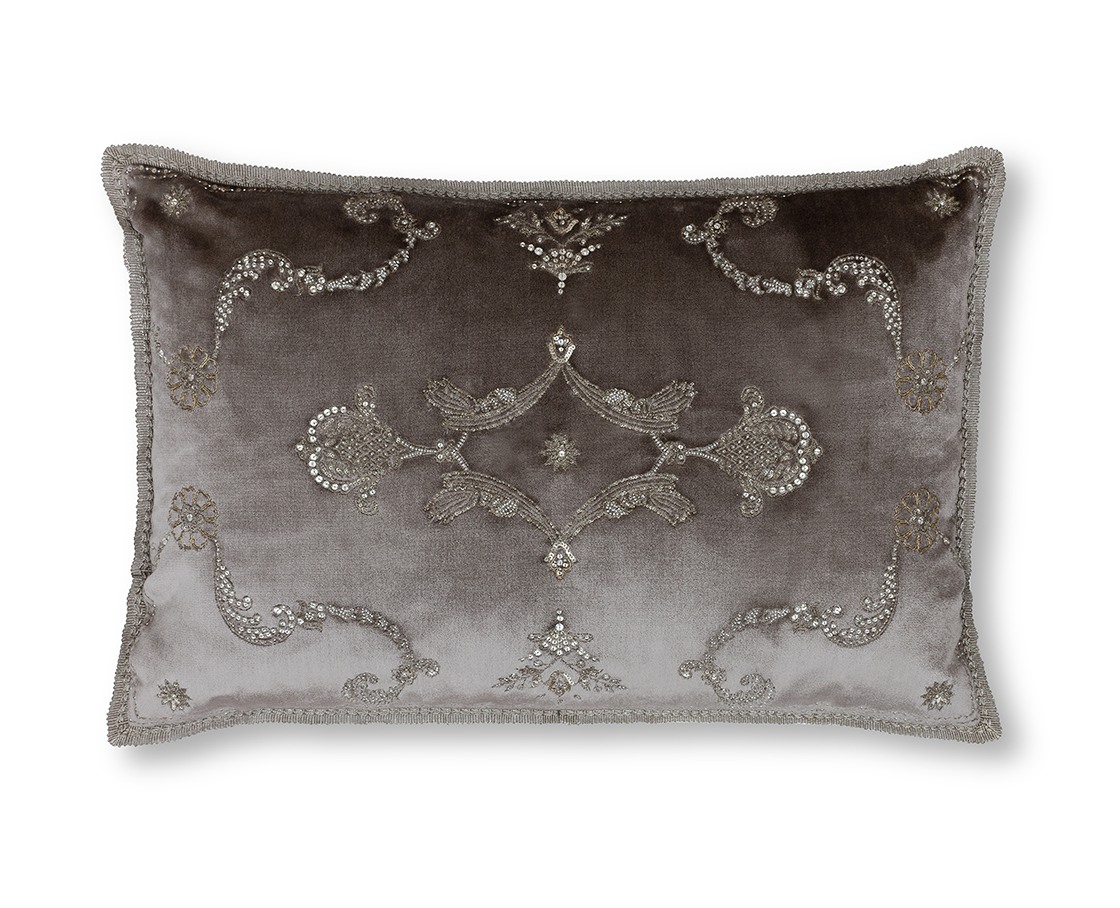 Tagore cushion in Capri silk velvet - Bokhara - Beaumont & Fletcher