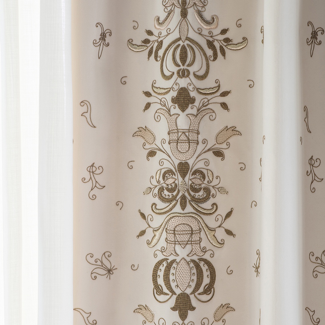 Zola Embroidered 3pc