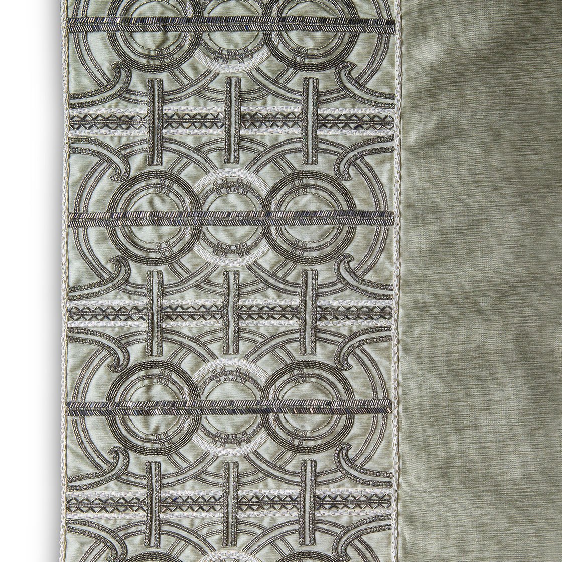 Circe embroidery in Lagan silk - Manhattan - Beaumont & Fletcher