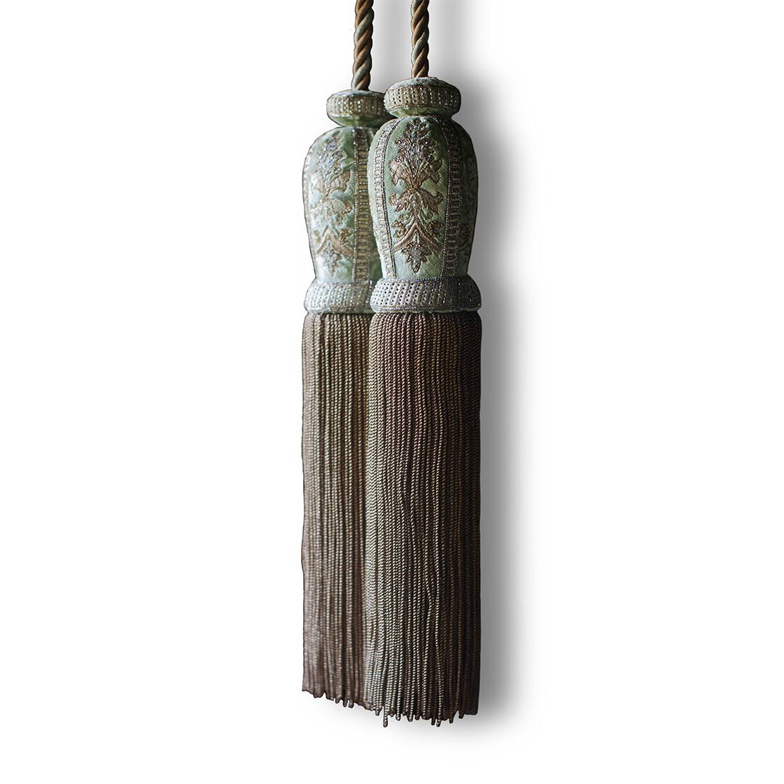 Claudia Tie Back in Capri Silk Velvet - Misteltoe - Beaumont & Fletcher - Beaumont & Fletcher