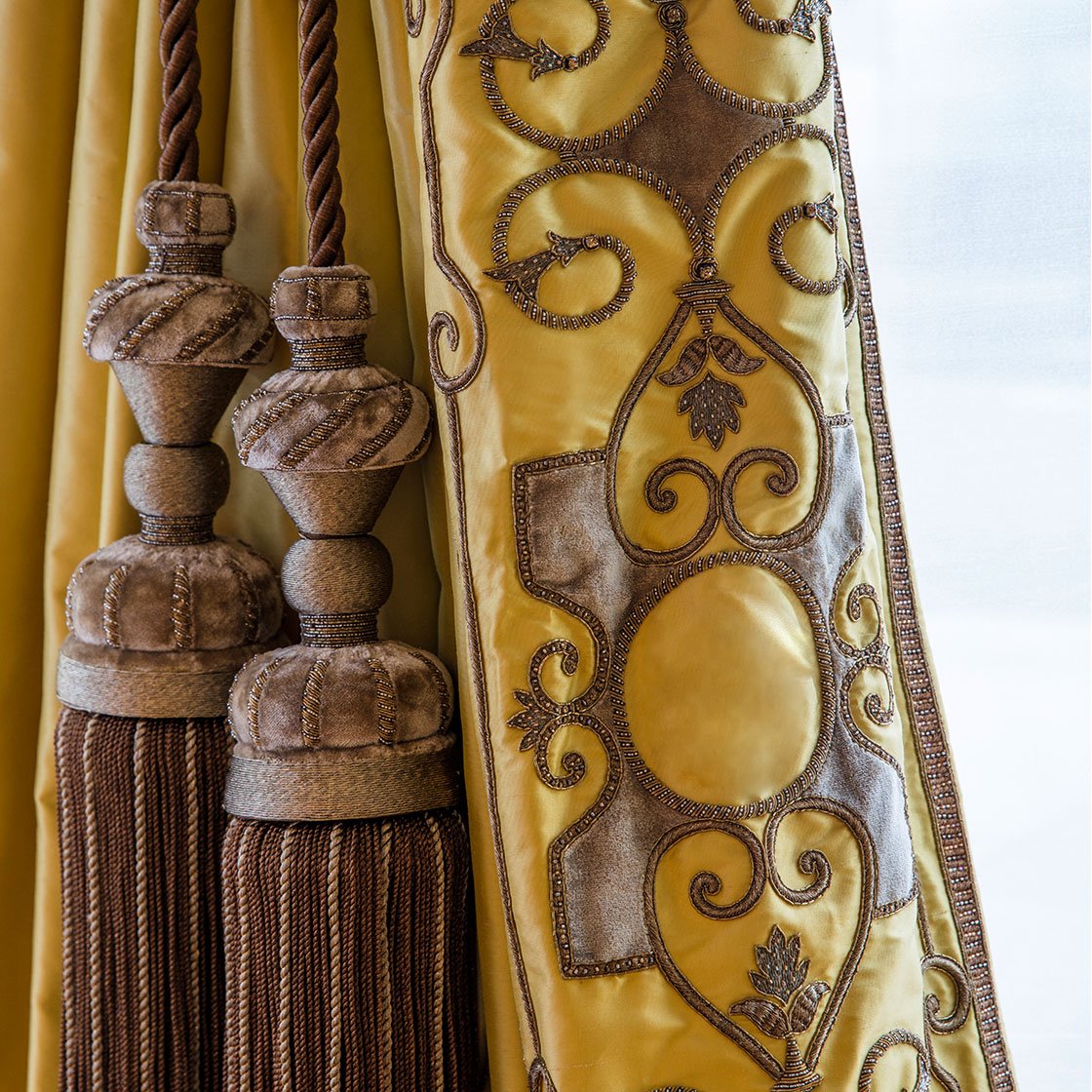 Cordoba - CCordoba embroidery on drapes with Imogen tie back ordoba Embroidered Panel With Imogen Tie Back - Beaumont & Fletcher - Beaumont & Fletcher