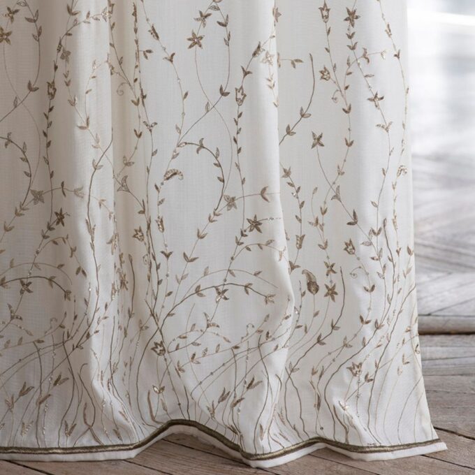 Oscar | Embroidered Fabric | Beaumont & Fletcher