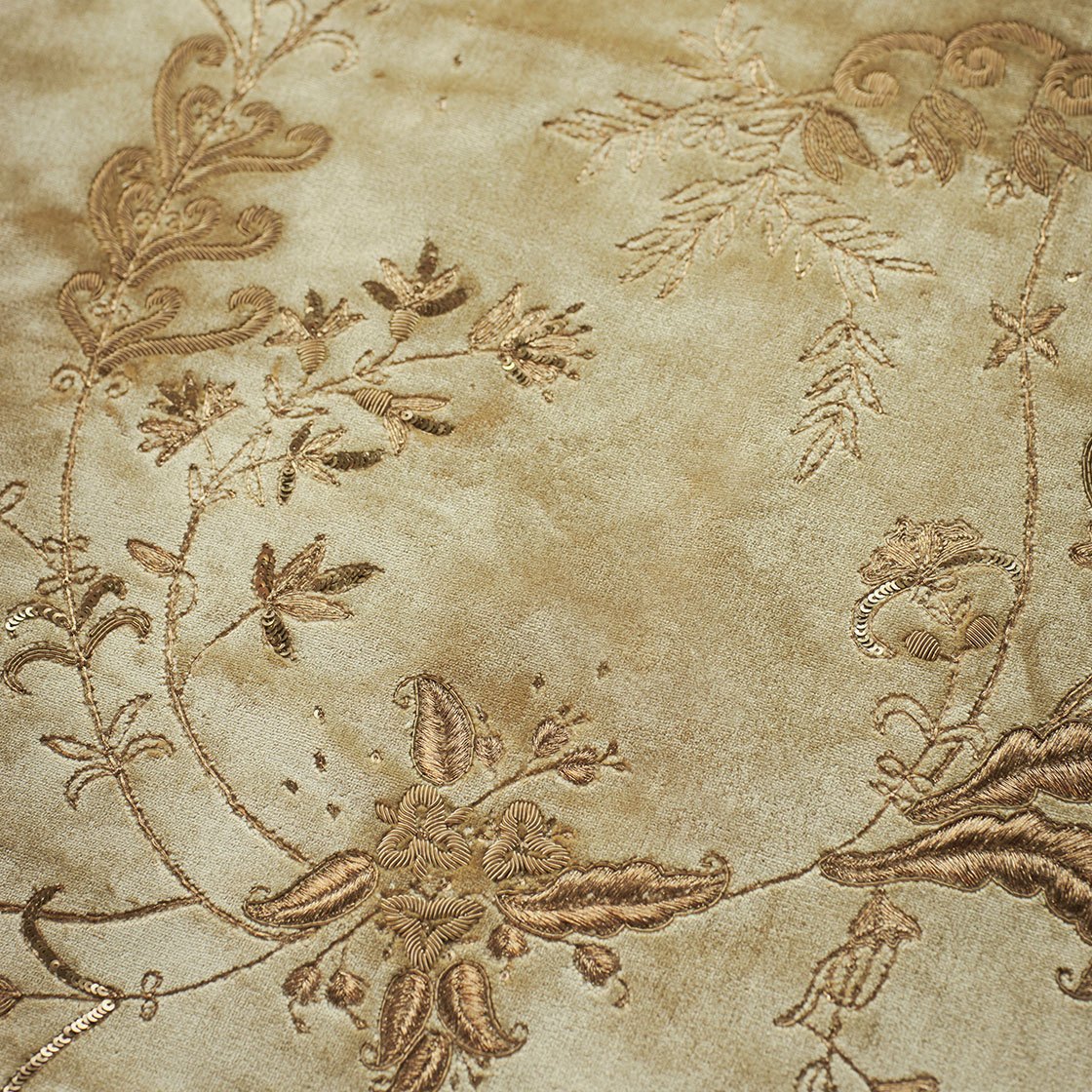 Moliere embroidery  in Capri silk velvet - Almond