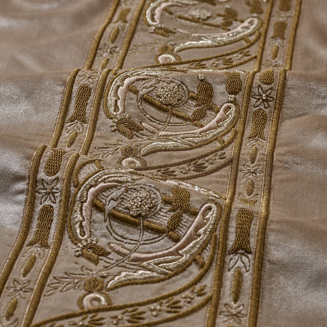 Racine embroidery in Capri silk velvet -Biscuit - Beaumont & Fletcher