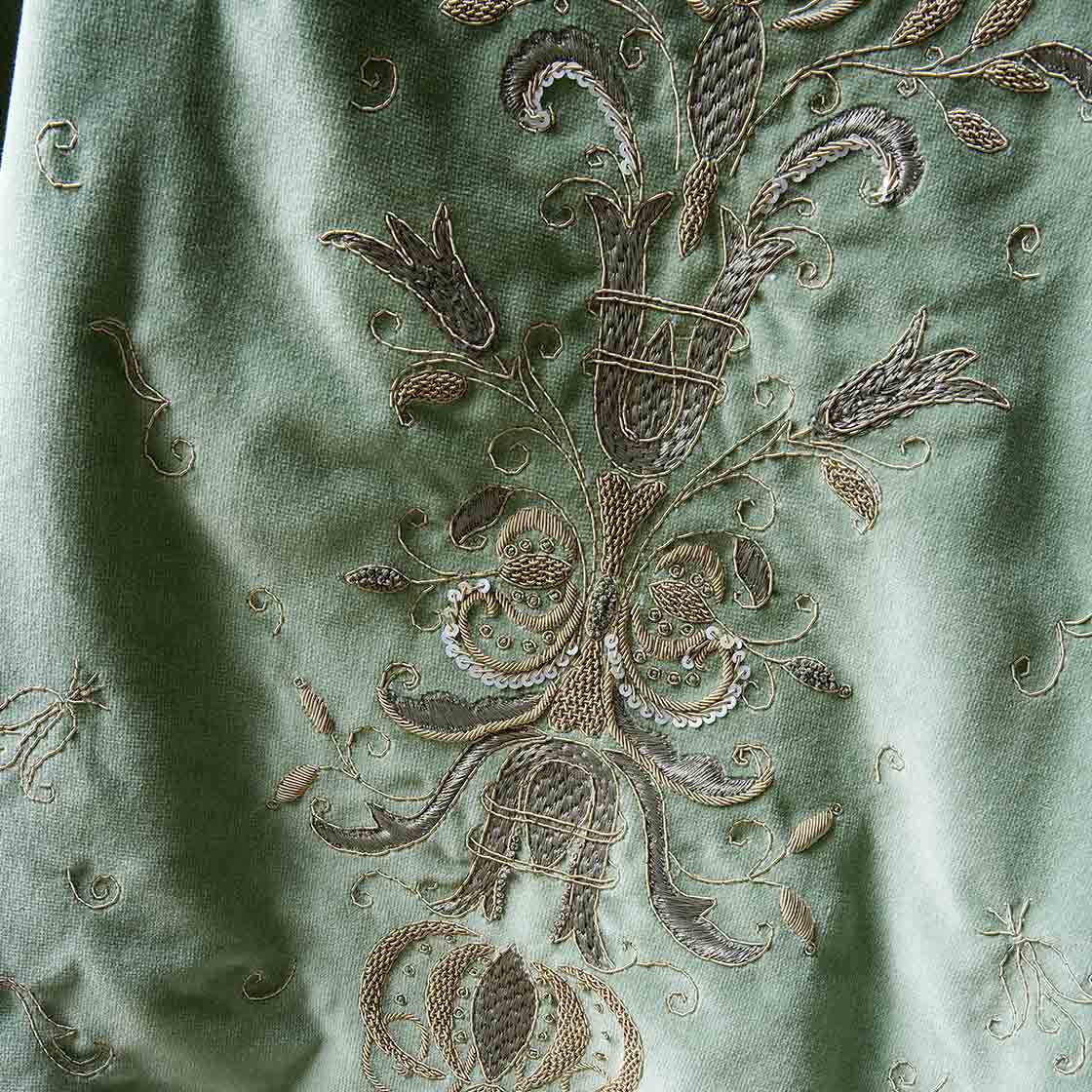 Zola embroidery in Capri Silk Velvet - Pistachio Zola embroidery in Capri Silk Velvet - Pistachio