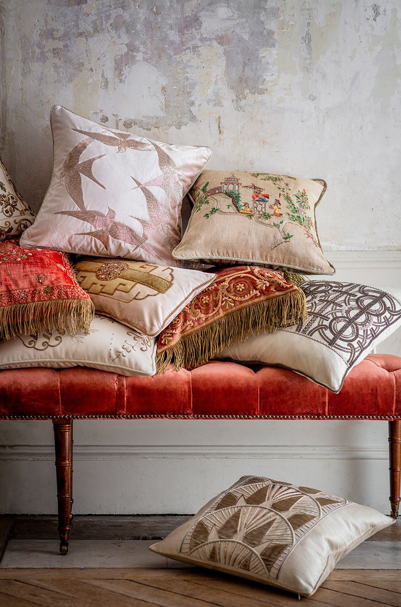 Couture cushions group