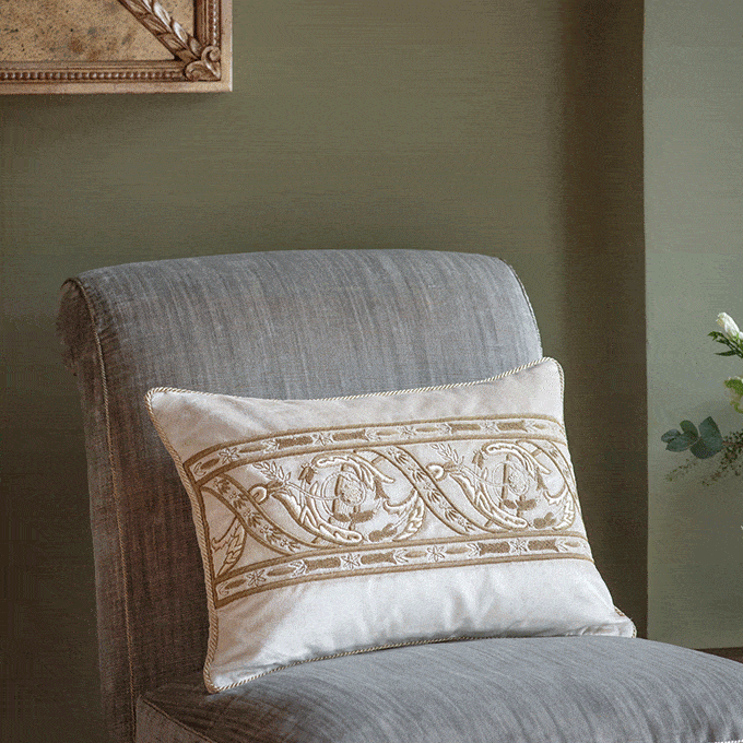 Racine cushion - Beaumont & Fletcher
