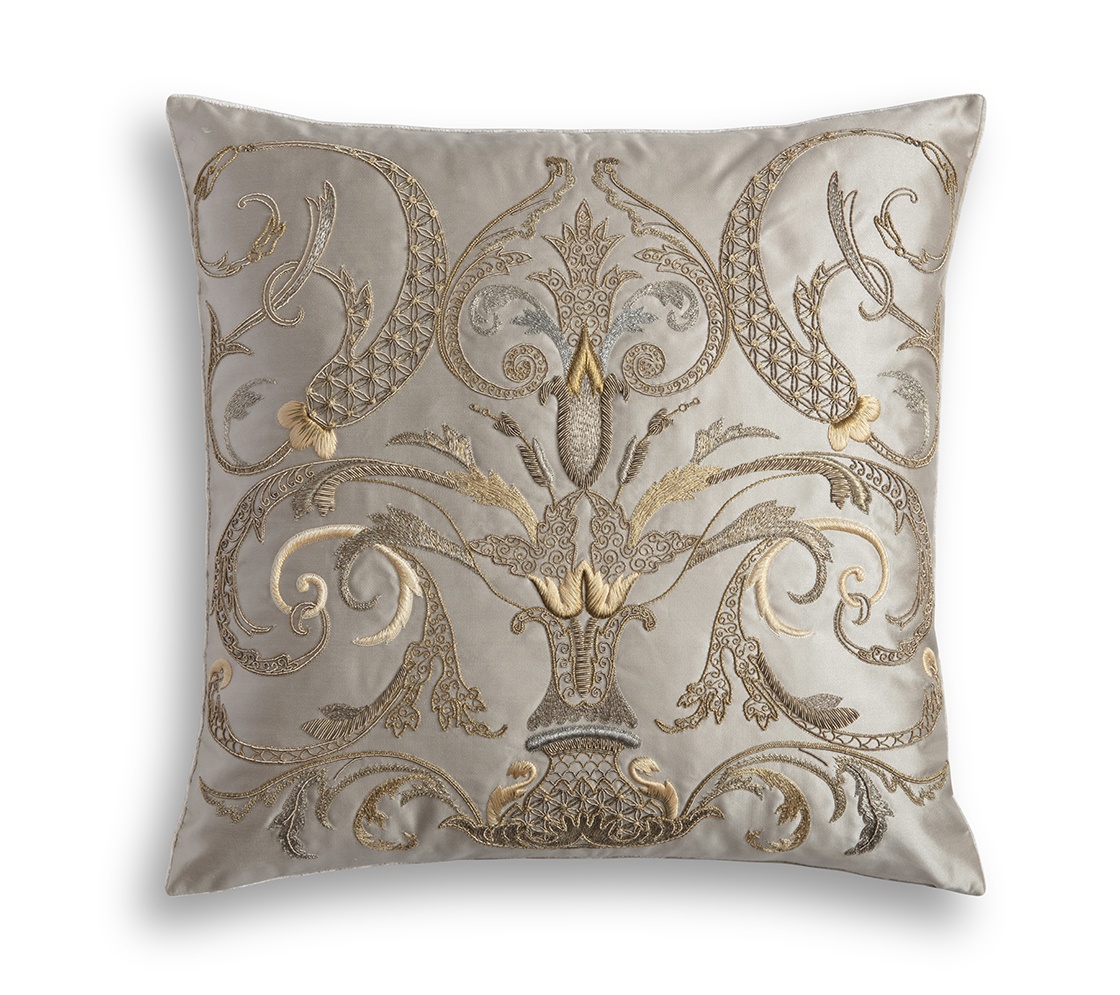Puccini cushion in Silk satin