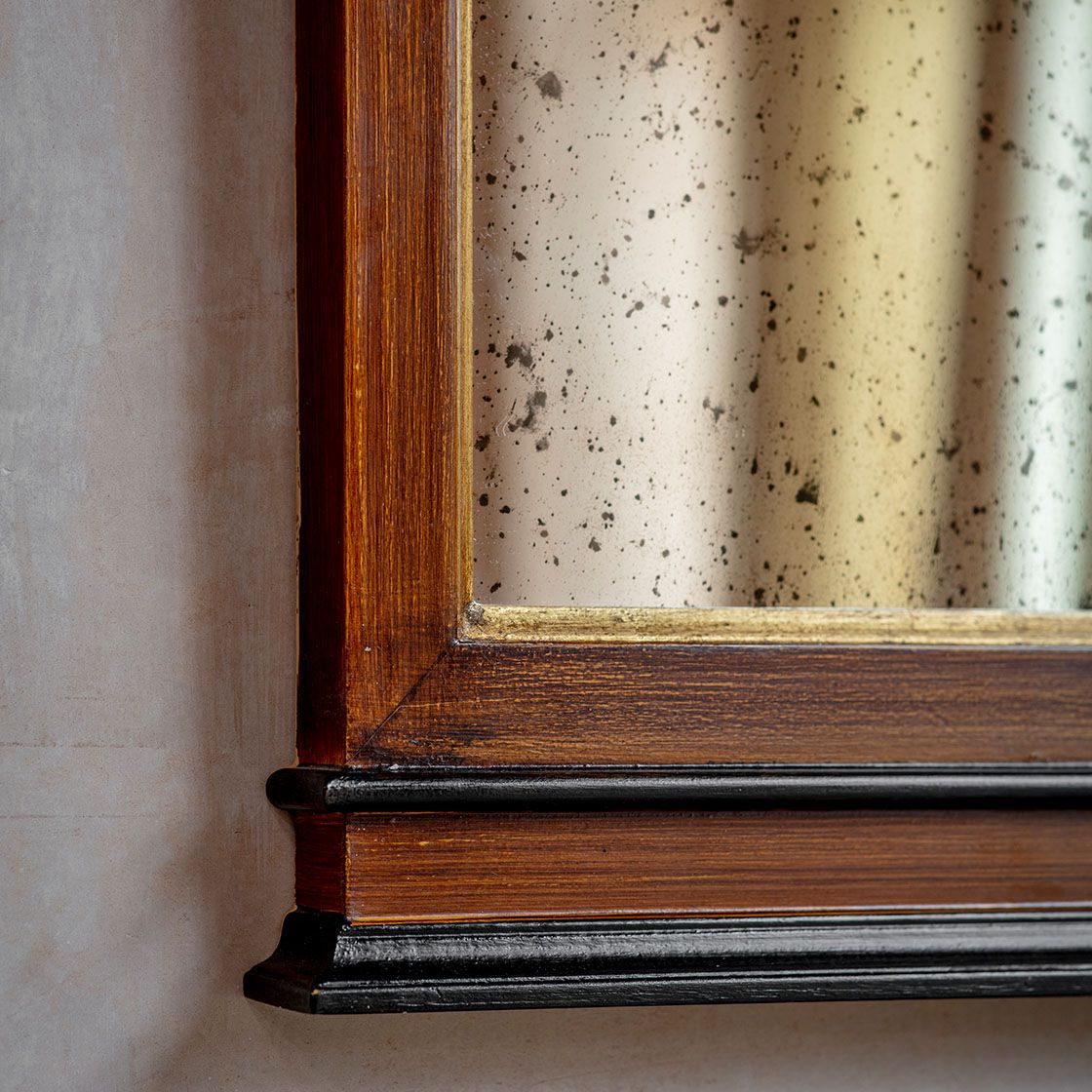 Neoclassical mirror in Cherrywood Black and gold - Beaumont & Fletcher