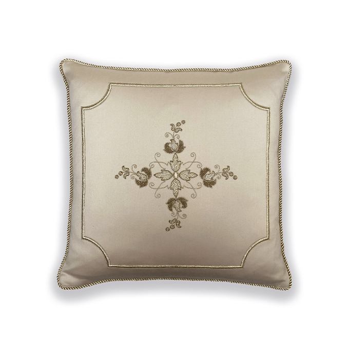 Cellini cushion in Eriskay - Sand