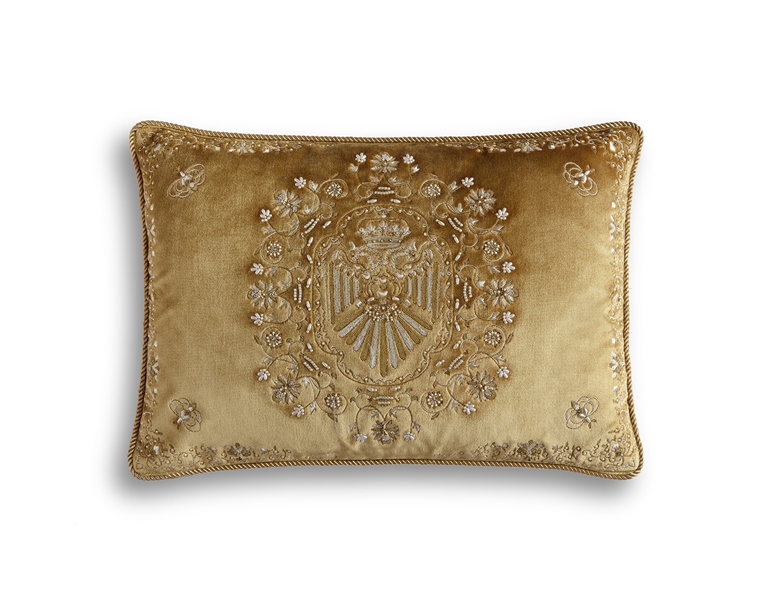 Beatrice cushion in Capri silk velvet - Cinnamon - Beaumont & Fletcher