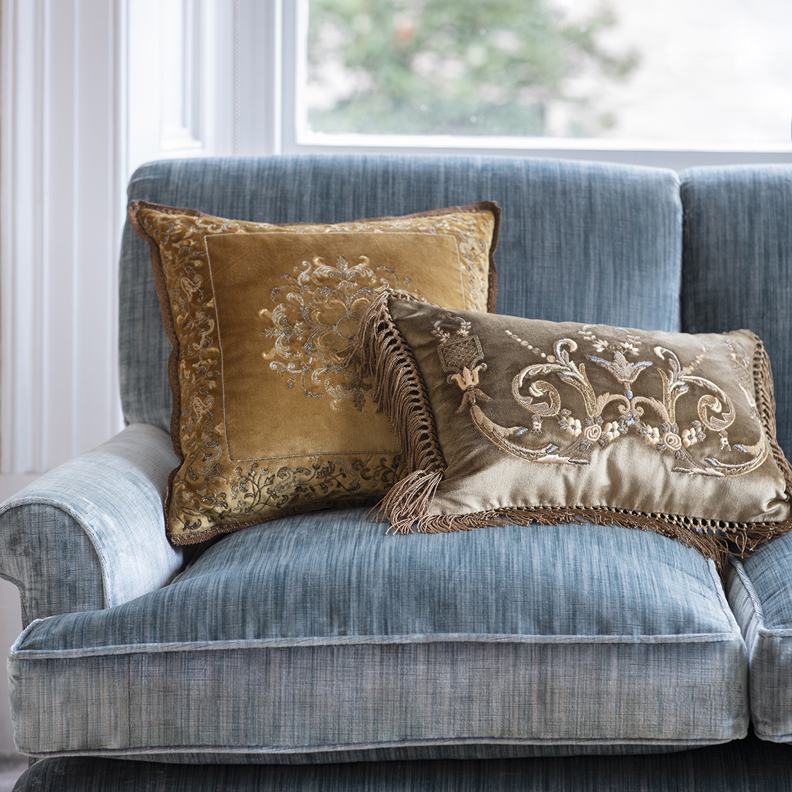 Thalia cushion in Capri silk velvet- French grey - Beaumont & Fletcher