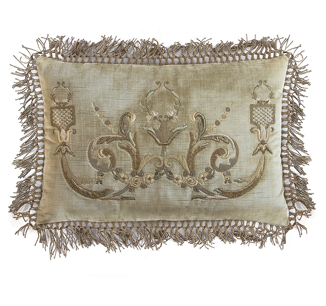 Thalia cushion in Como silk velvet- Biscuit - Beaumont & Fletcher