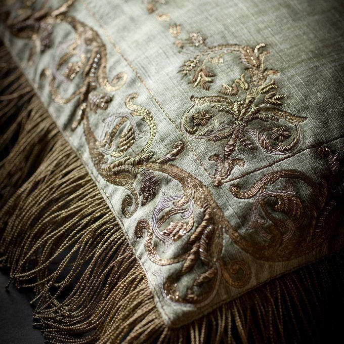 Viola cushion in Como silk velvet - Fern