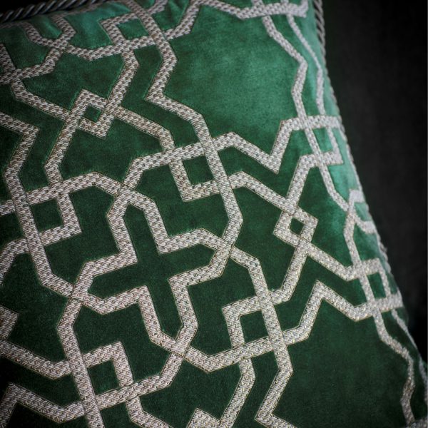 Habibi cushion in Capri silk velvet - Emerald