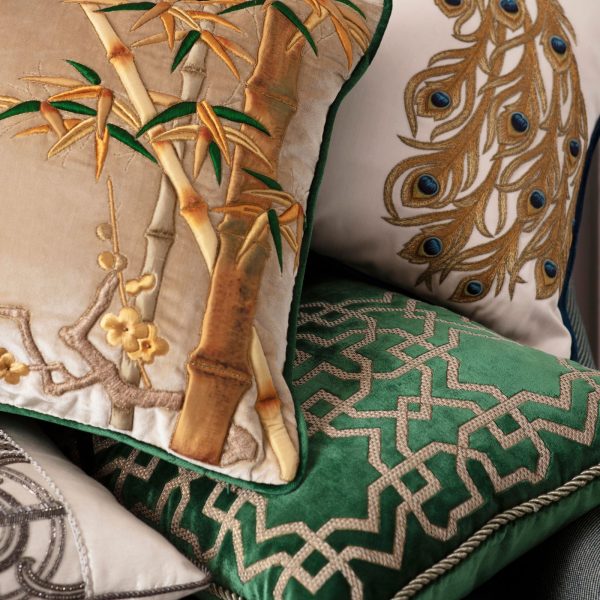 Habibi cushion in Capri silk velvet - Emerald