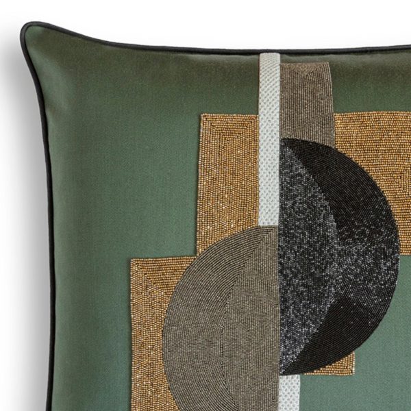 Piet cushion on Eriskay wool - Verde with black silk piping