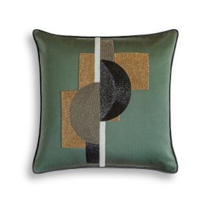 Piet cushion on Eriskay wool - Verde with black silk piping