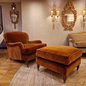 Howard chair and ottoman in Solesino moahir velvet - Amber