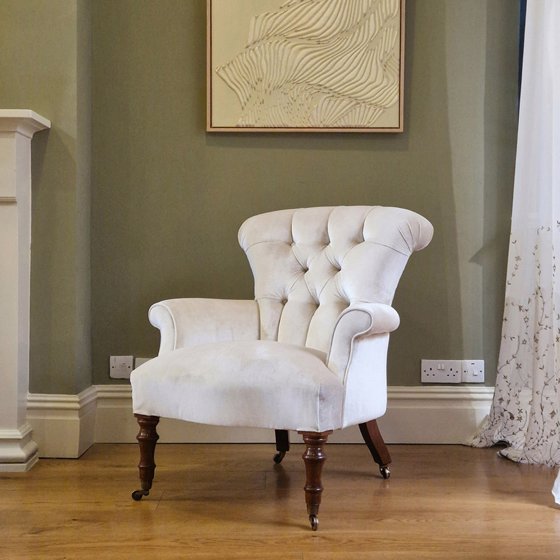 Victorian chair in Capri silk velvet - Vanilla