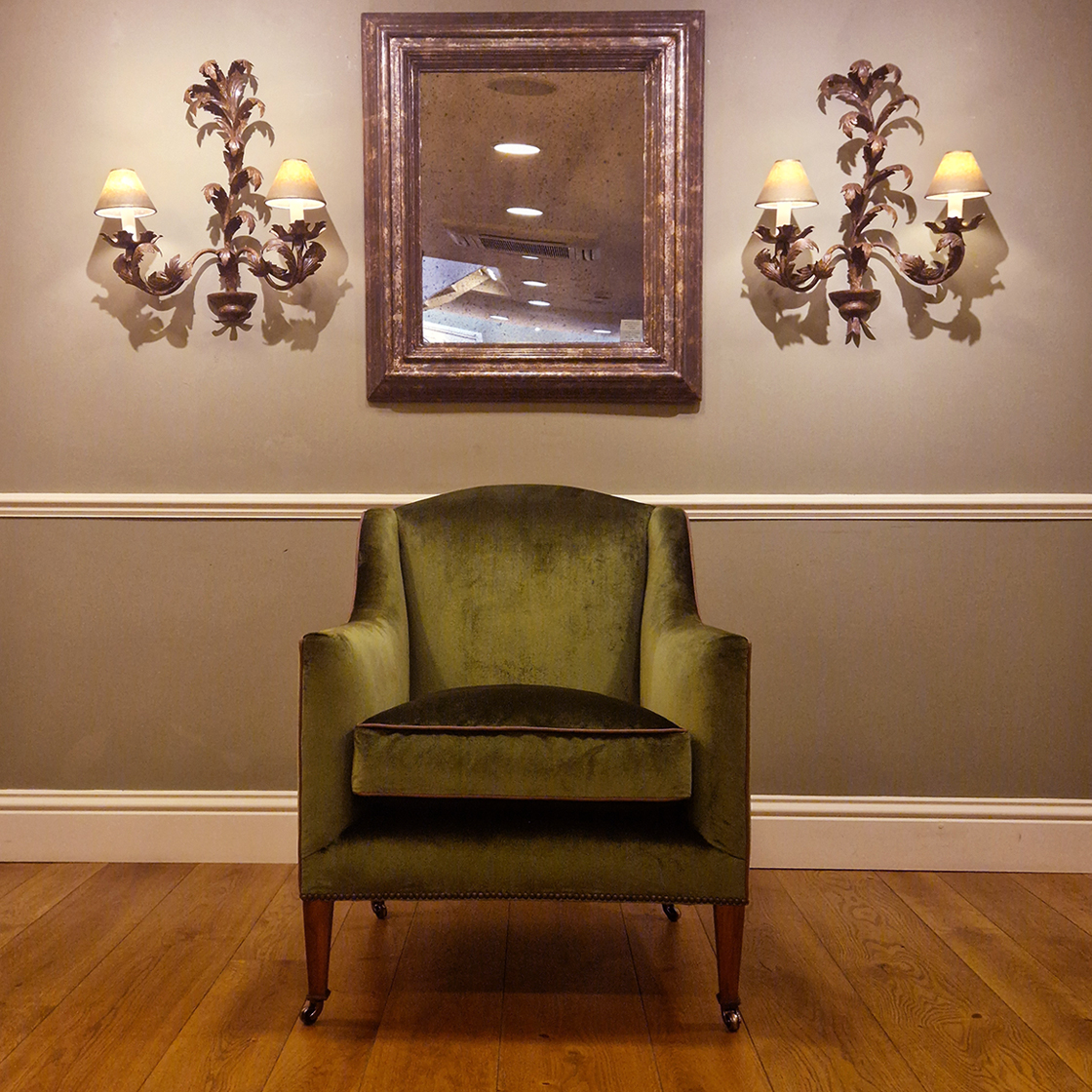 Edgar chair Capri silk velvet - Georgian green